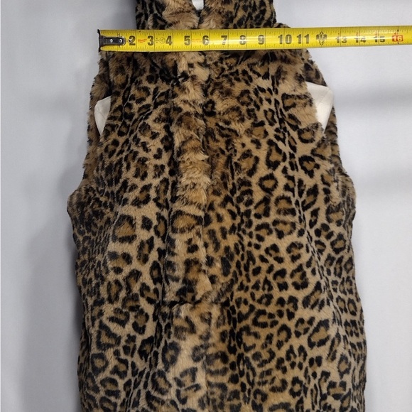 Carmen Leopard Print Faux Fur Hooded Vest size L pre owned Exellent condition - Picture 11 of 13